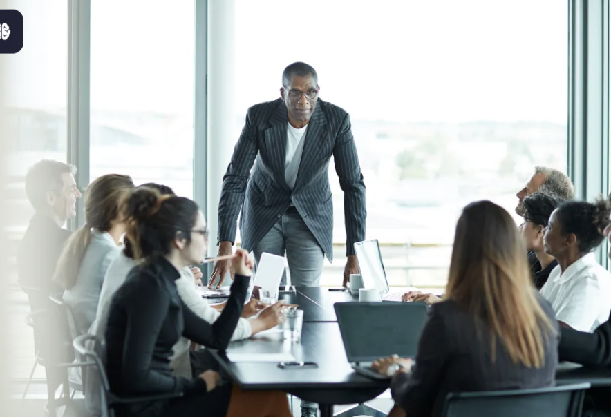 AI khiến sếp quản lý gấp đôi nhân viên, khủng hoảng đang âm thầm bùng nổ